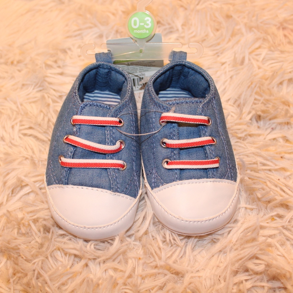 NWT Carter's Crib Shoes 0-3 Months